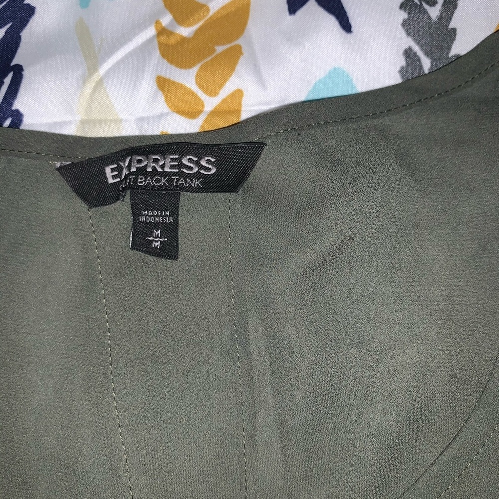 Express tank top - Picture 3 of 4